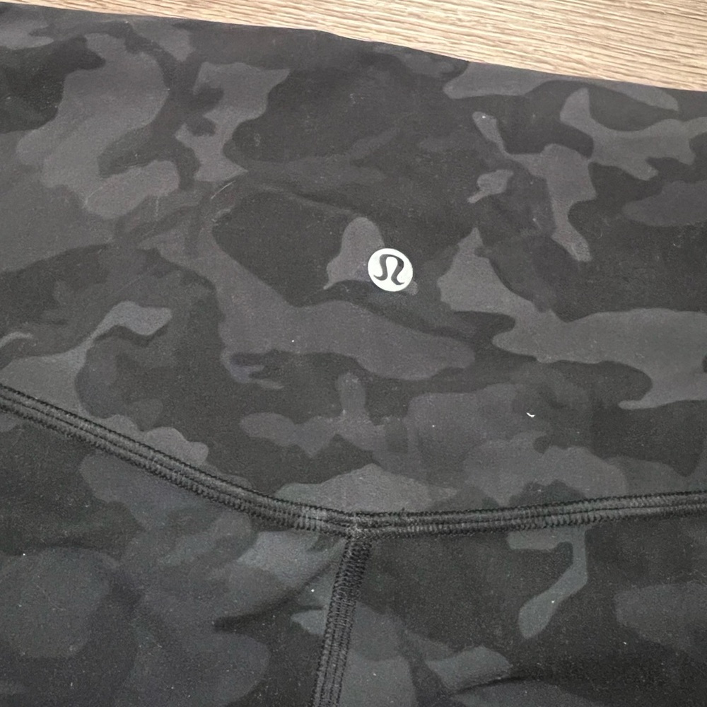 Lululemon Align Crop 21” Incognito Camo Multi Grey Size 8 - Picture 14 of 15
